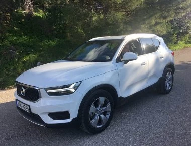 Volvo XC40 T3: Ιδανικό για μοντέρνους οικογενειάρχες αλλά και για τις χώρες που τιμωρούν τα πολλά κυβικά